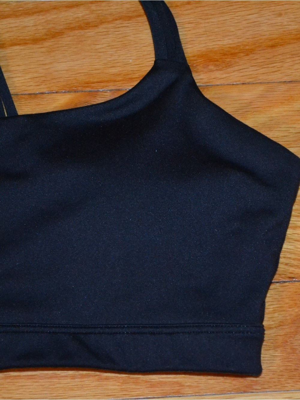 Set of two women’s GAP Fit Eclipse sports bras, size small - Picture 4 of 16